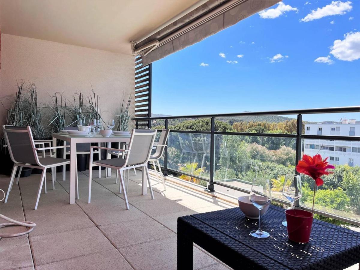 Charmant T2 Climatise Avec Grande Terrasse, Piscine Et Parking Privatif, Proche Plage Et Commerces. - Fr-1-251-441 Le Lavandou Dış mekan fotoğraf