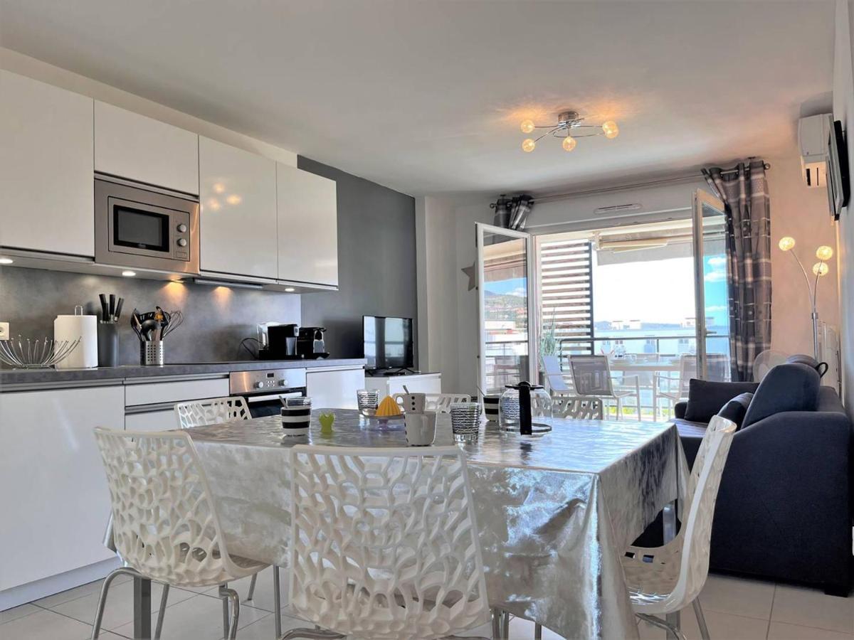 Charmant T2 Climatise Avec Grande Terrasse, Piscine Et Parking Privatif, Proche Plage Et Commerces. - Fr-1-251-441 Le Lavandou Dış mekan fotoğraf