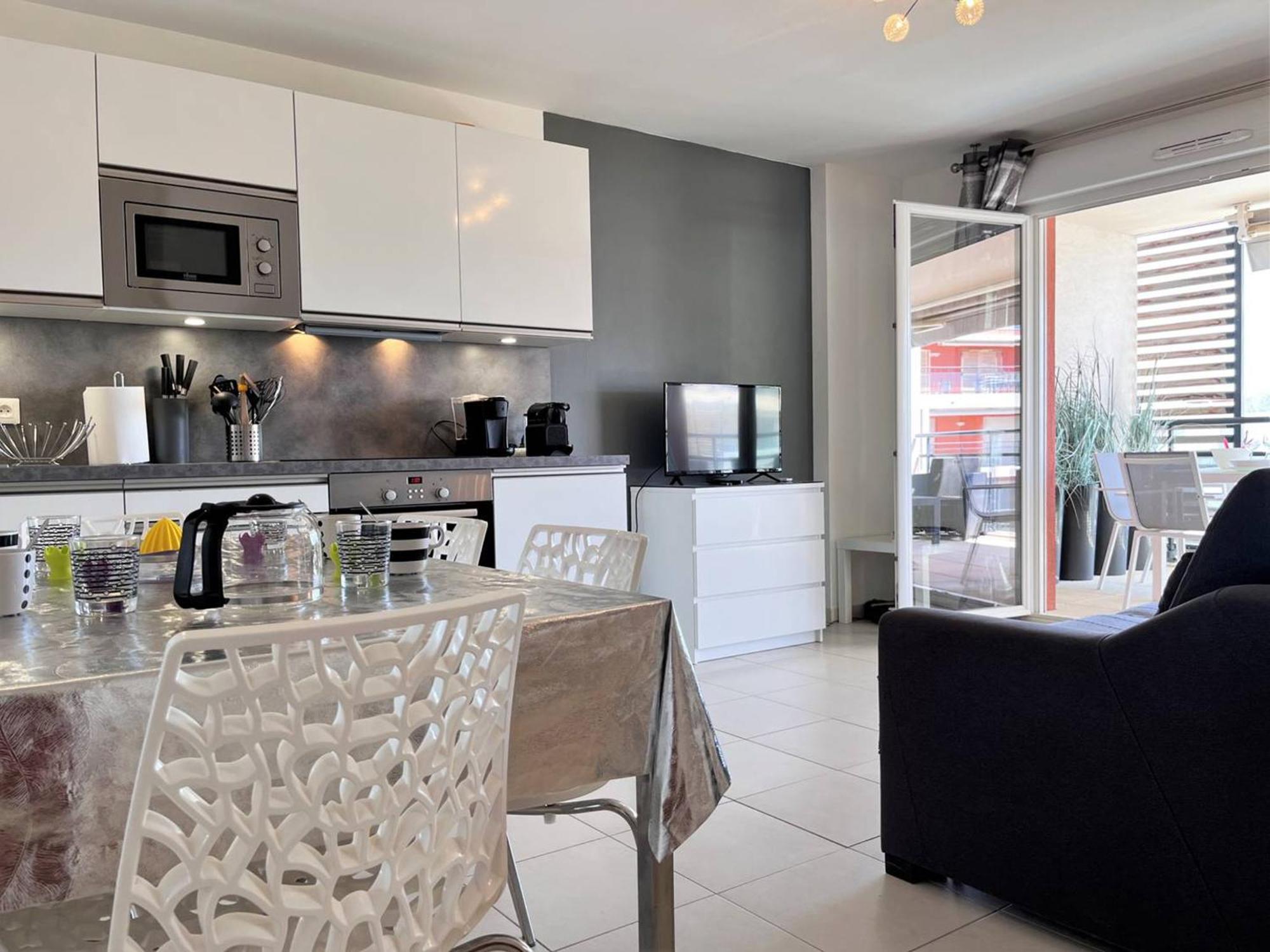 Charmant T2 Climatise Avec Grande Terrasse, Piscine Et Parking Privatif, Proche Plage Et Commerces. - Fr-1-251-441 Le Lavandou Dış mekan fotoğraf
